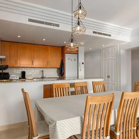 Spacious Ground Floor In Costa