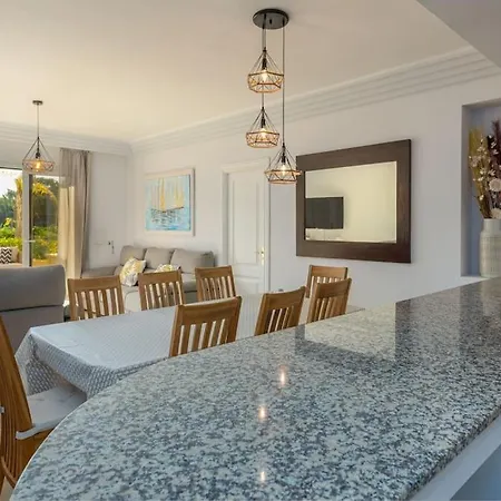 Apartment Spacious Ground Floor In Costa *